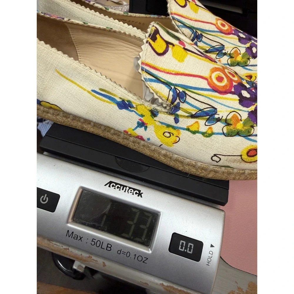 Stuart Weitzman Multicolor Floral Canvas Espadrille Loafers‎ Scalloped Trim Flat